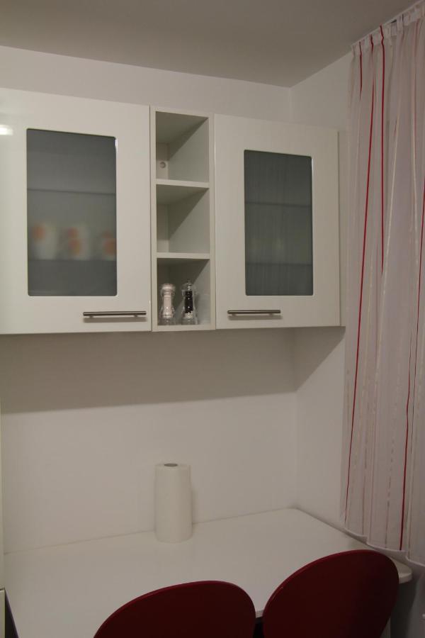 Ermis Apartments Μέτσινγκεν Εξωτερικό φωτογραφία